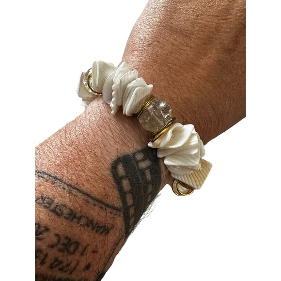 Shell and Glass Bead Stretch Bracelet - Picture 5 of 6